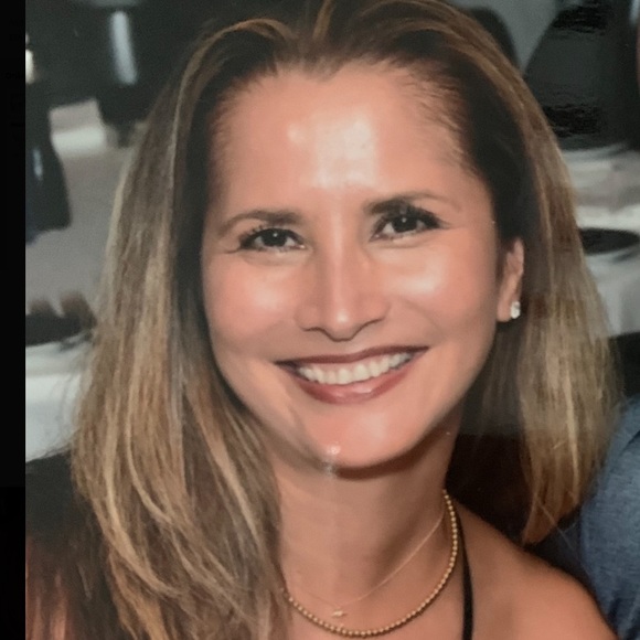 Meet your Posher, Veronica - Picture 1 of 2